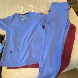 SELLING SCRUBS BECAUSE NEW JOBS IS ONE COLOR ONLY
